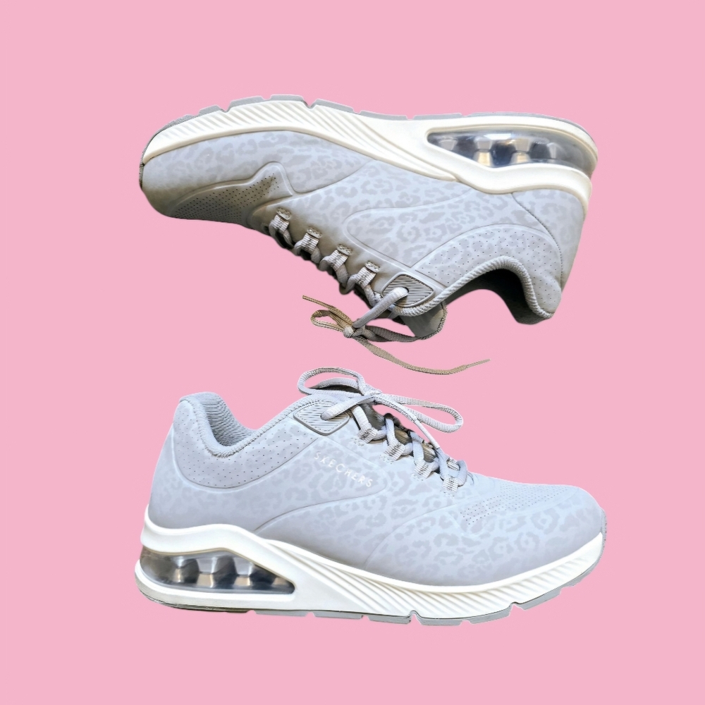 Skechers sneakers
